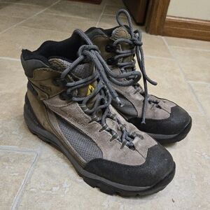 Women's Hiking Boots - Gray and Black